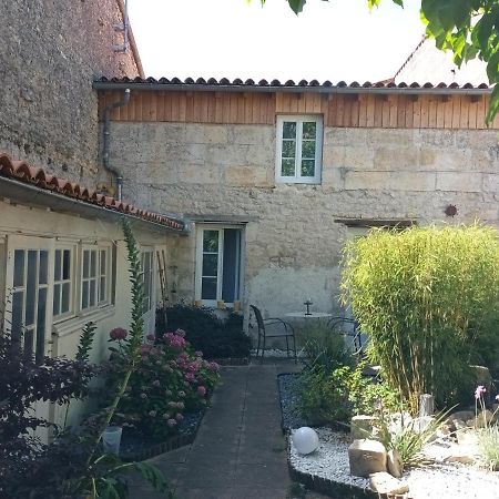 Le Petit Bois Niort Exterior foto