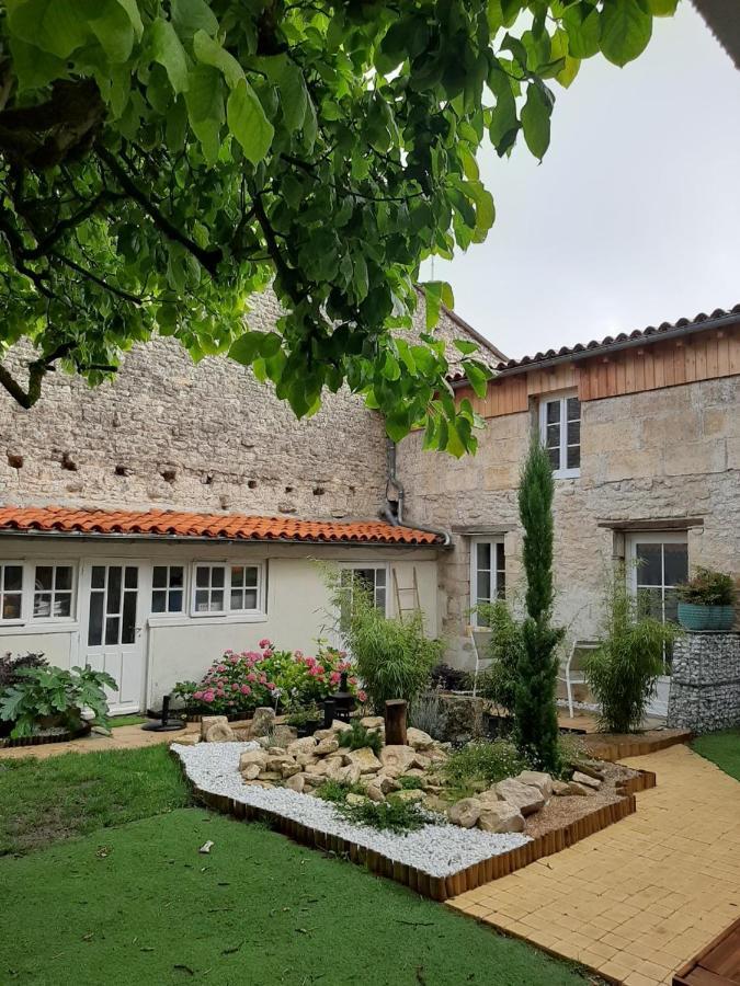 Le Petit Bois Niort Exterior foto