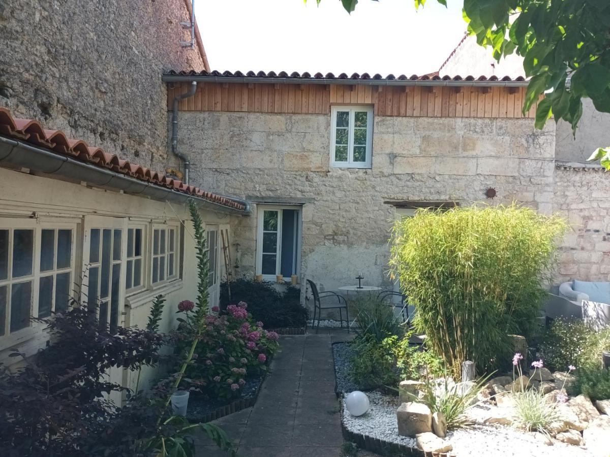 Le Petit Bois Niort Exterior foto